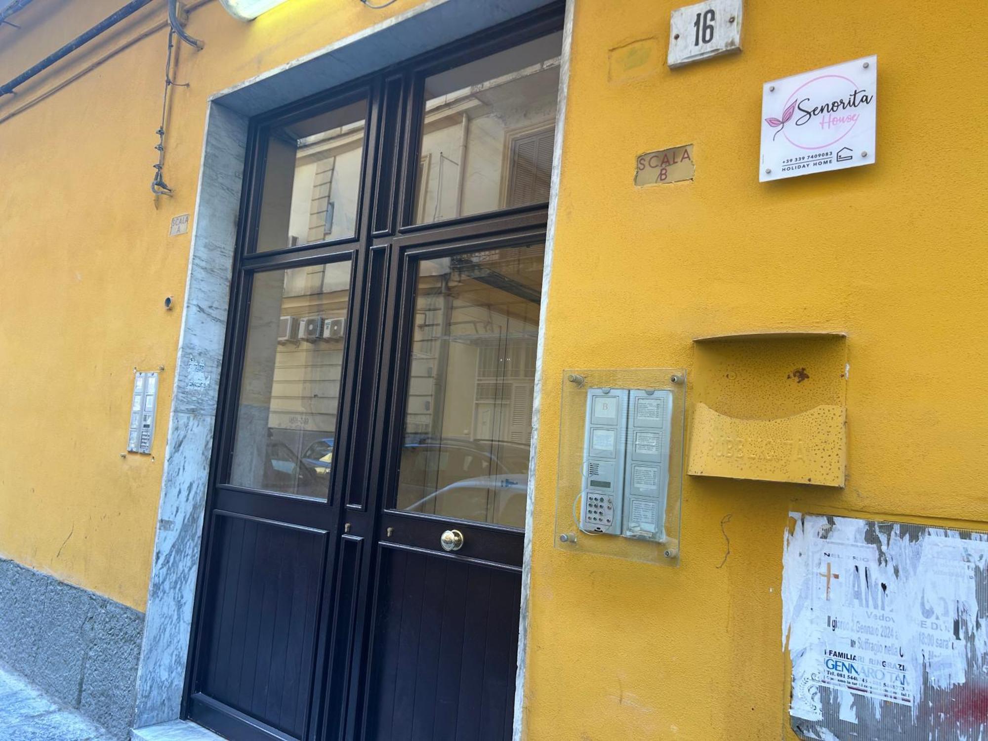 Apartamento Senorita House Nápoles Exterior foto
